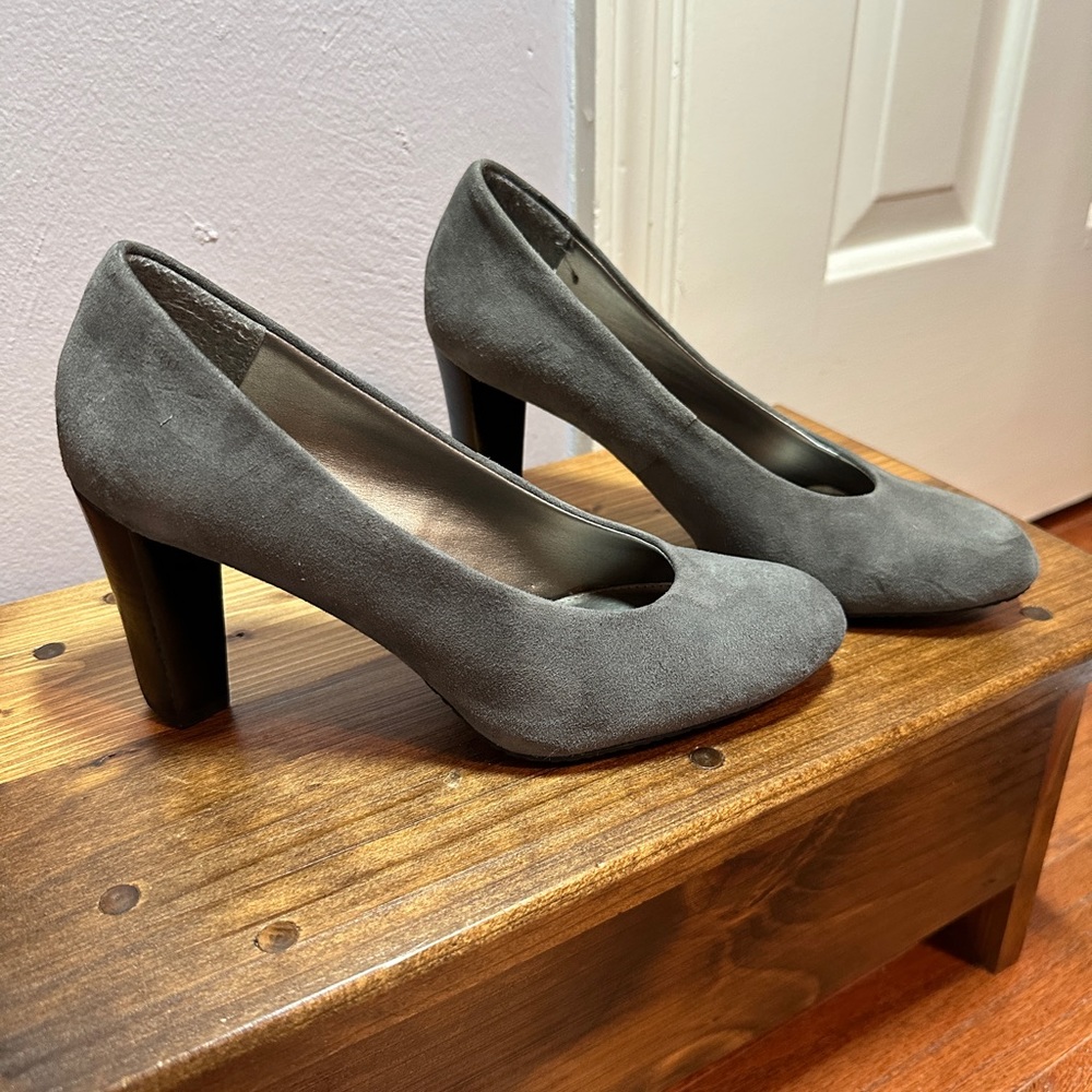 Velvet pumps by Liz Claiborne